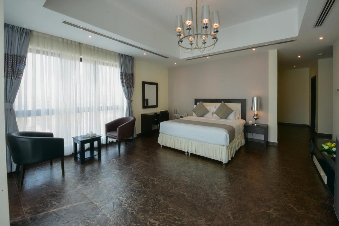 Loumage Hotel & Suites Manama Exteriör bild