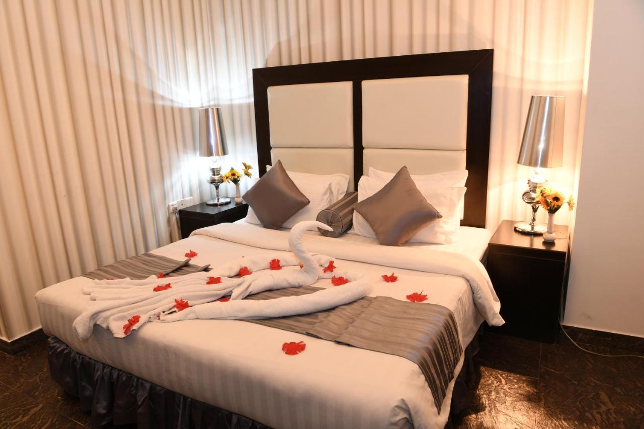Loumage Hotel & Suites Manama Exteriör bild